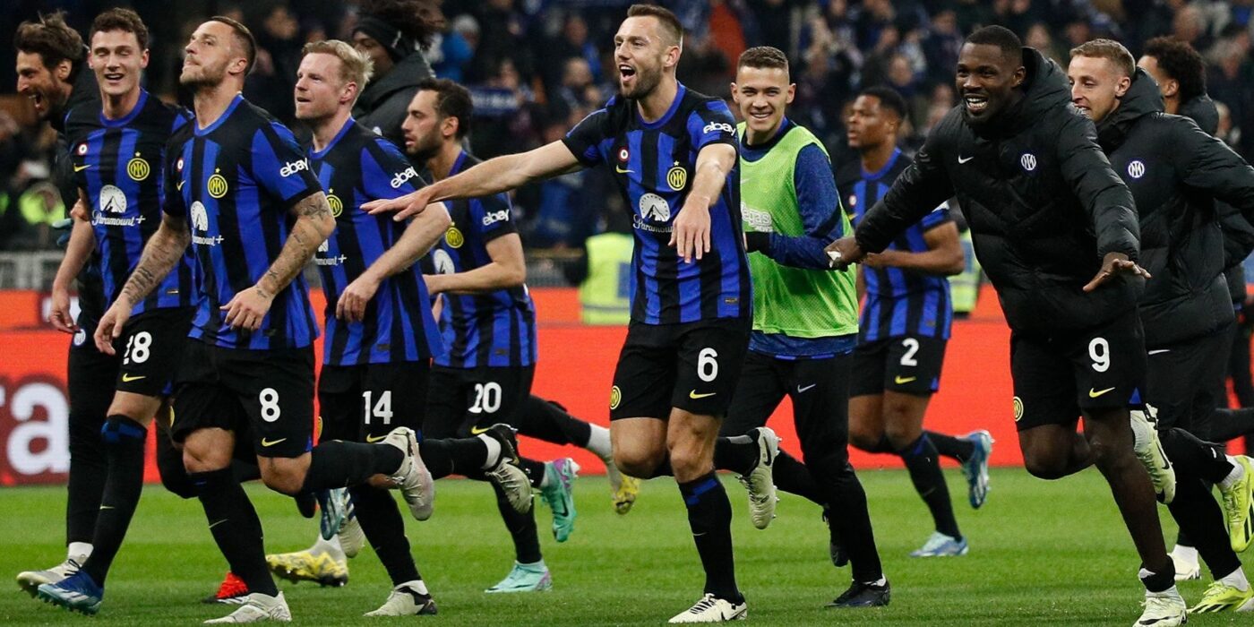 Cầu thủ Inter Milan ăn mừng chiến thắng trước Juventus