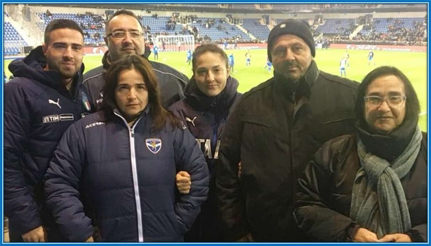 Sandro Tonali cùng với gia đình tại sân