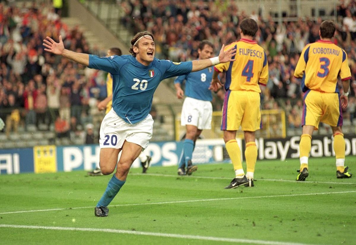 Totti trong màu áo đội tuyển Ý tại Euro 2000